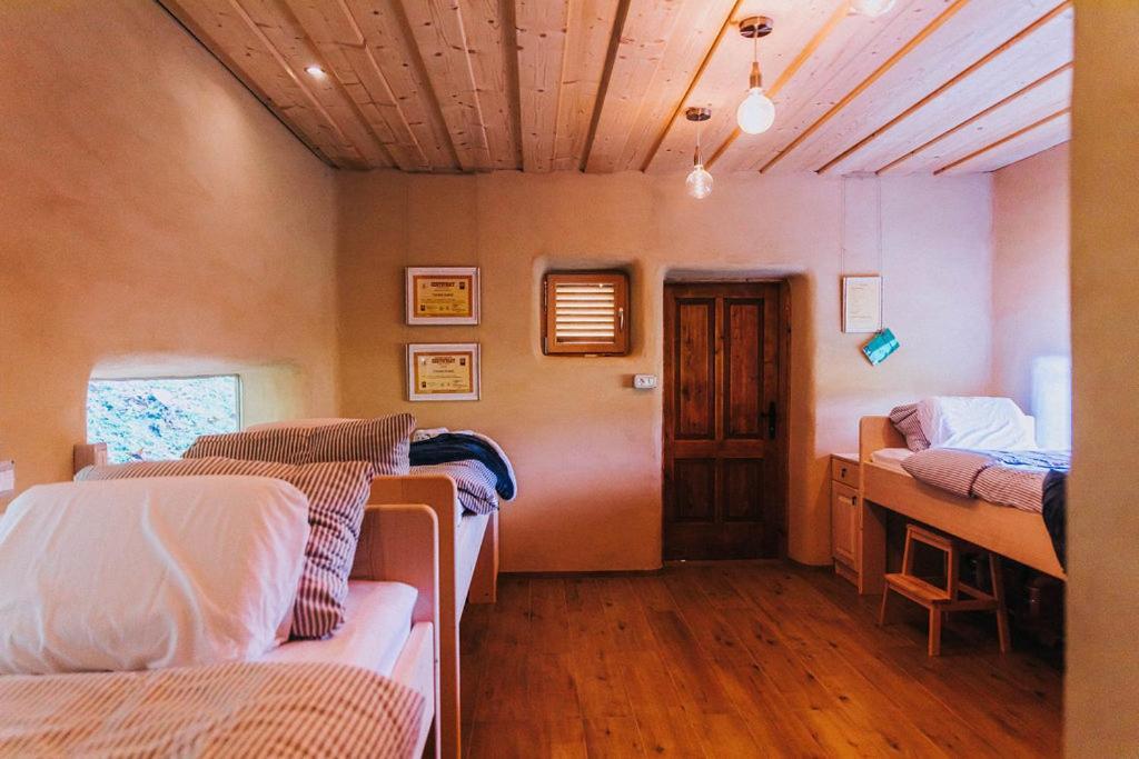 Sleeping With Bees - Tourist Farm Muha Apartment Гросупле Екстериор снимка