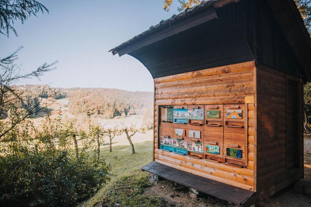 Sleeping With Bees - Tourist Farm Muha Apartment Гросупле Екстериор снимка